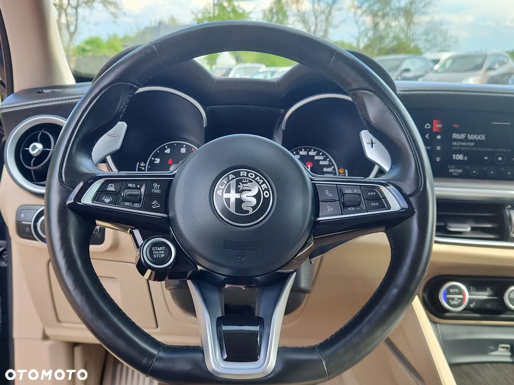 Alfa Romeo Stelvio 2.0 Turbo 16V AT8-Q4 Lusso Ti - 30