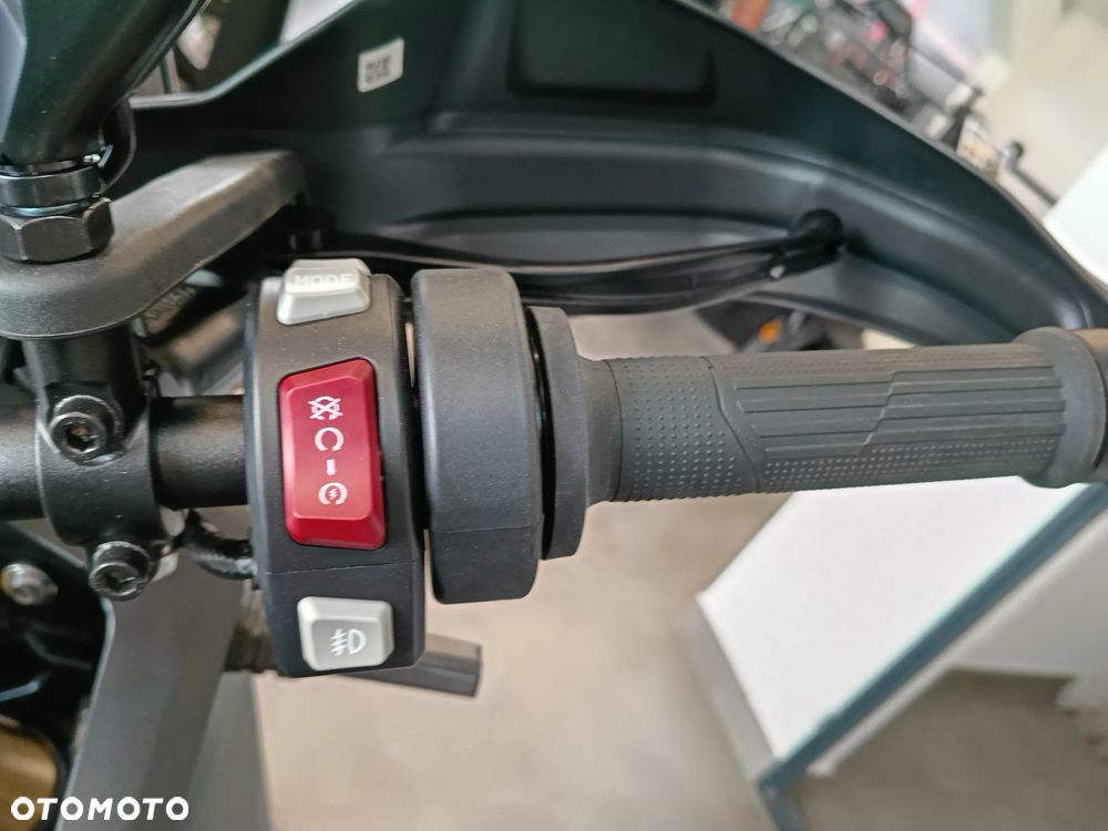 VOGE 900DSX - 8