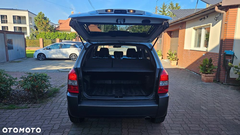 Hyundai Tucson 2.0 Comfort 2WD - 12