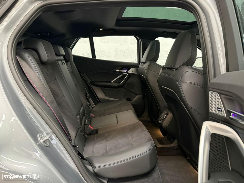 BMW iX2 eDrive20 Pack Desportivo M Pro - 44