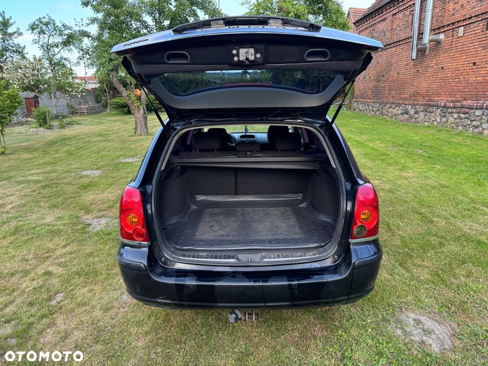 Toyota Avensis - 5
