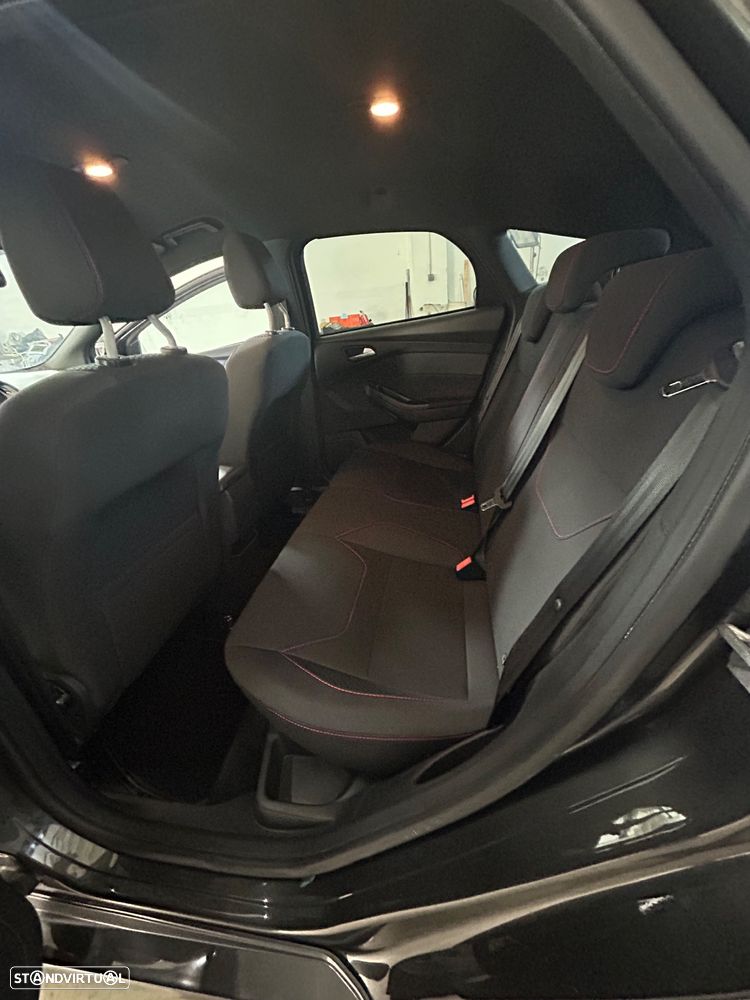 Ford Focus 1.0 EcoBoost ST-Line - 16
