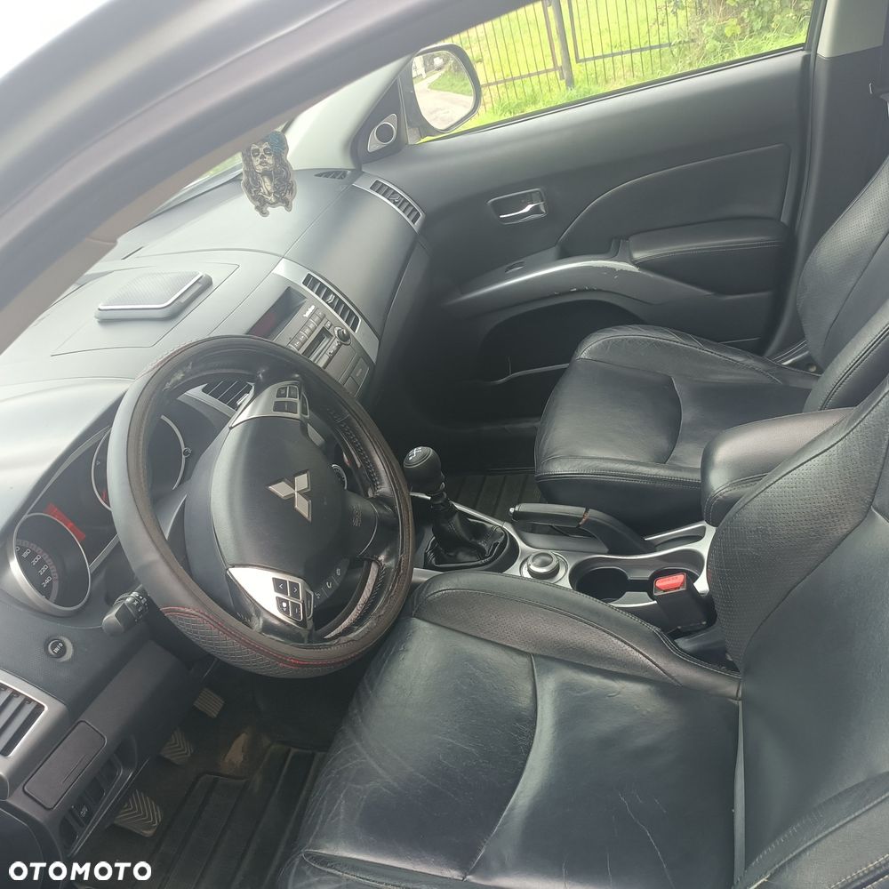 Mitsubishi Outlander - 7