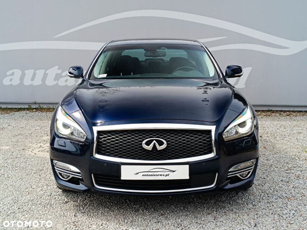 Infiniti Q70 - 11