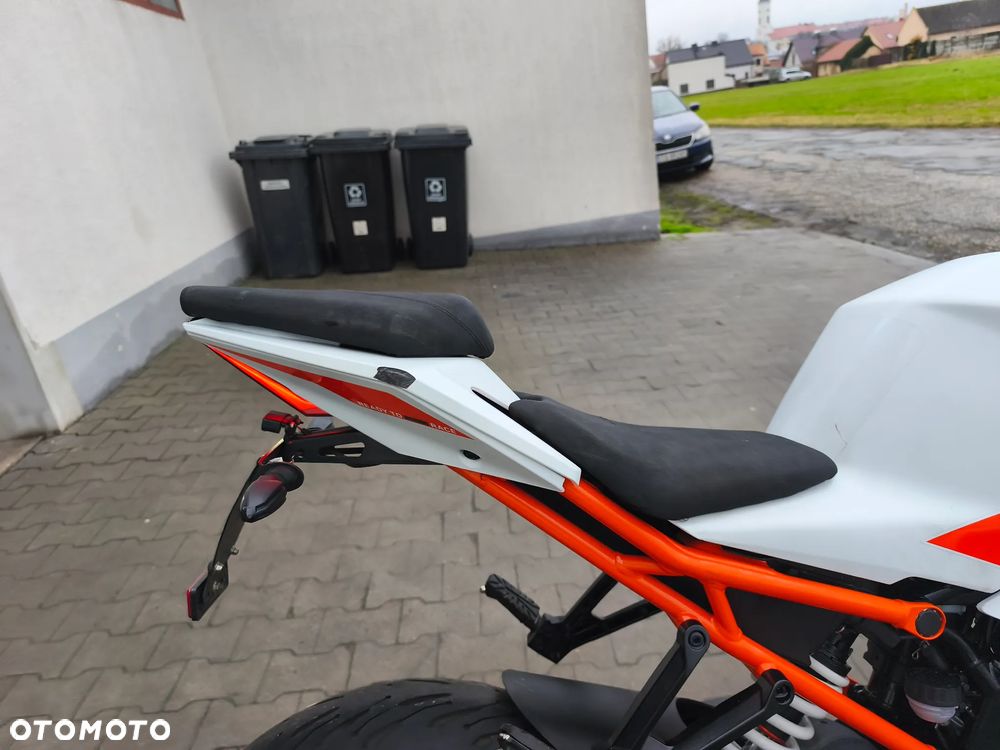 KTM RC 125 - 23