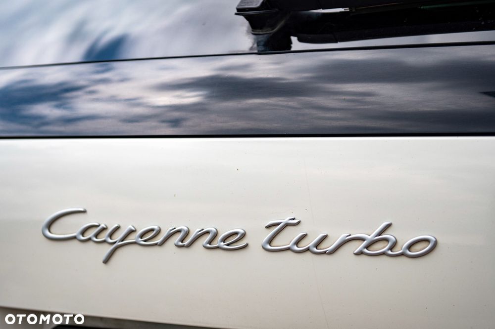 Porsche Cayenne Turbo - 28