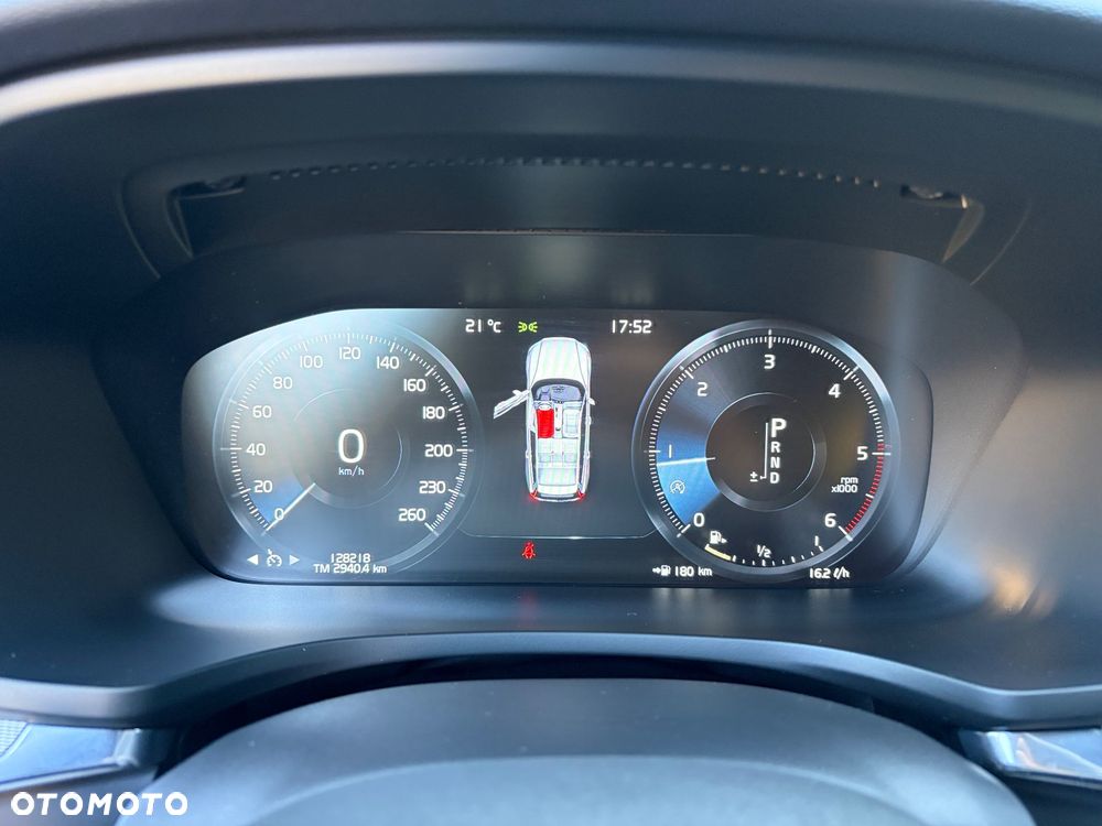 Volvo V60 D4 R-Design - 10
