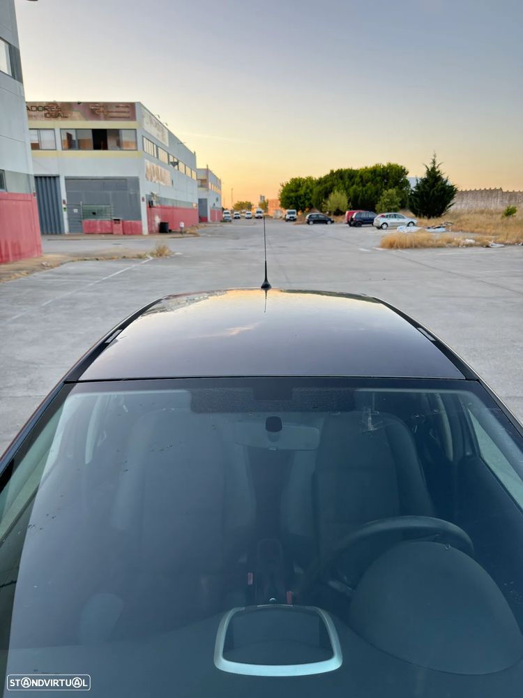 Peugeot 207 - 8
