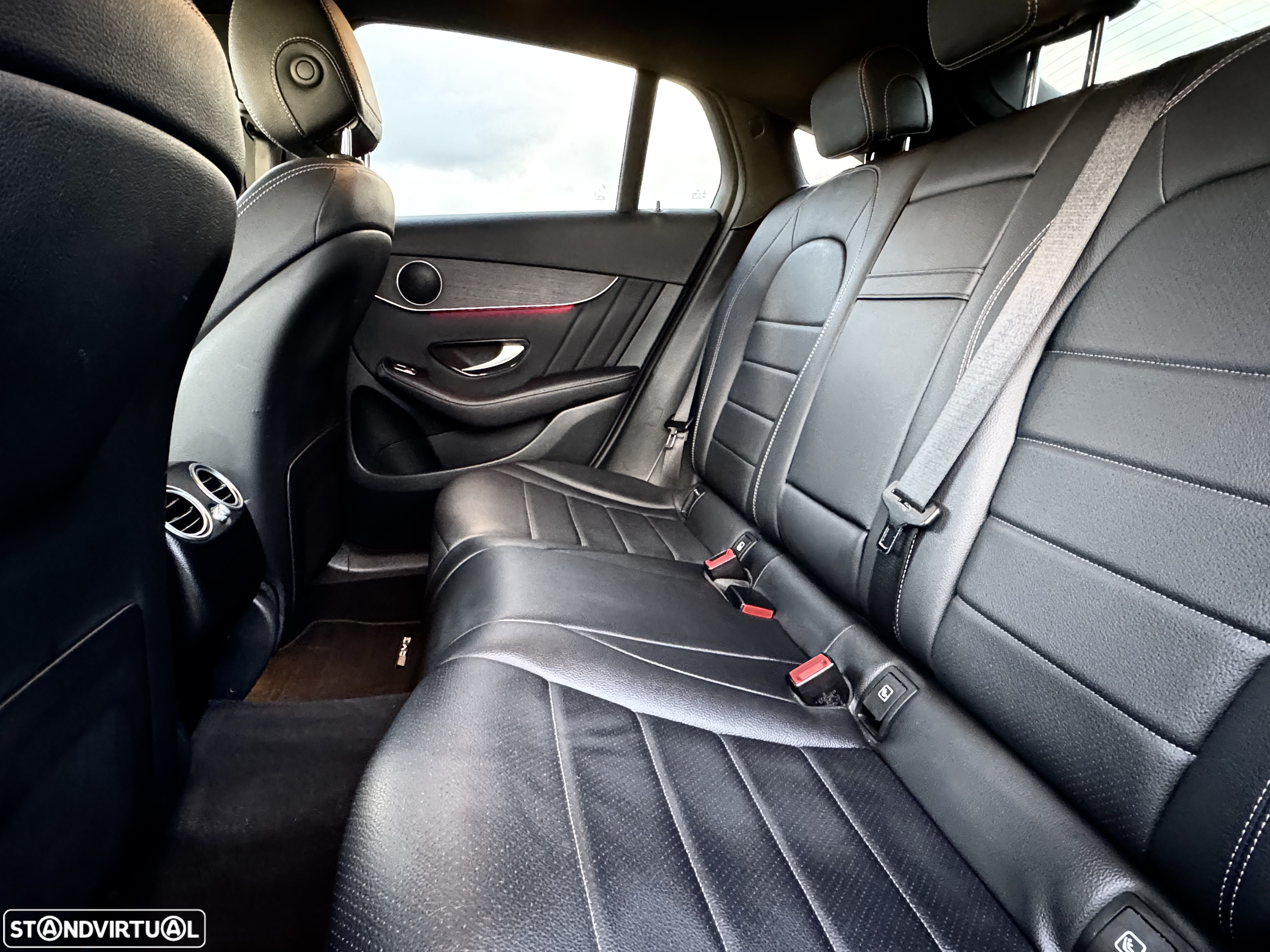 Mercedes-Benz GLC 300 Coupe de 4Matic - 24