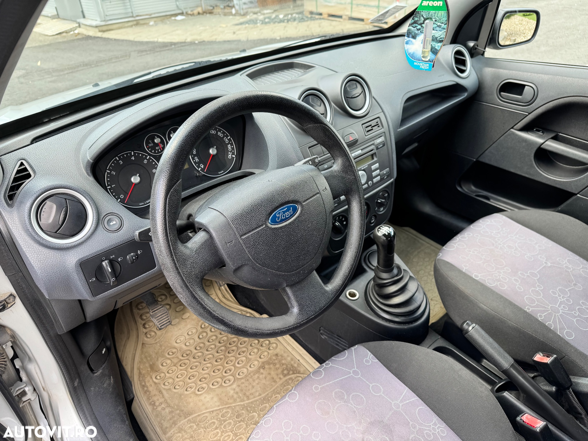 Ford Fiesta - 10