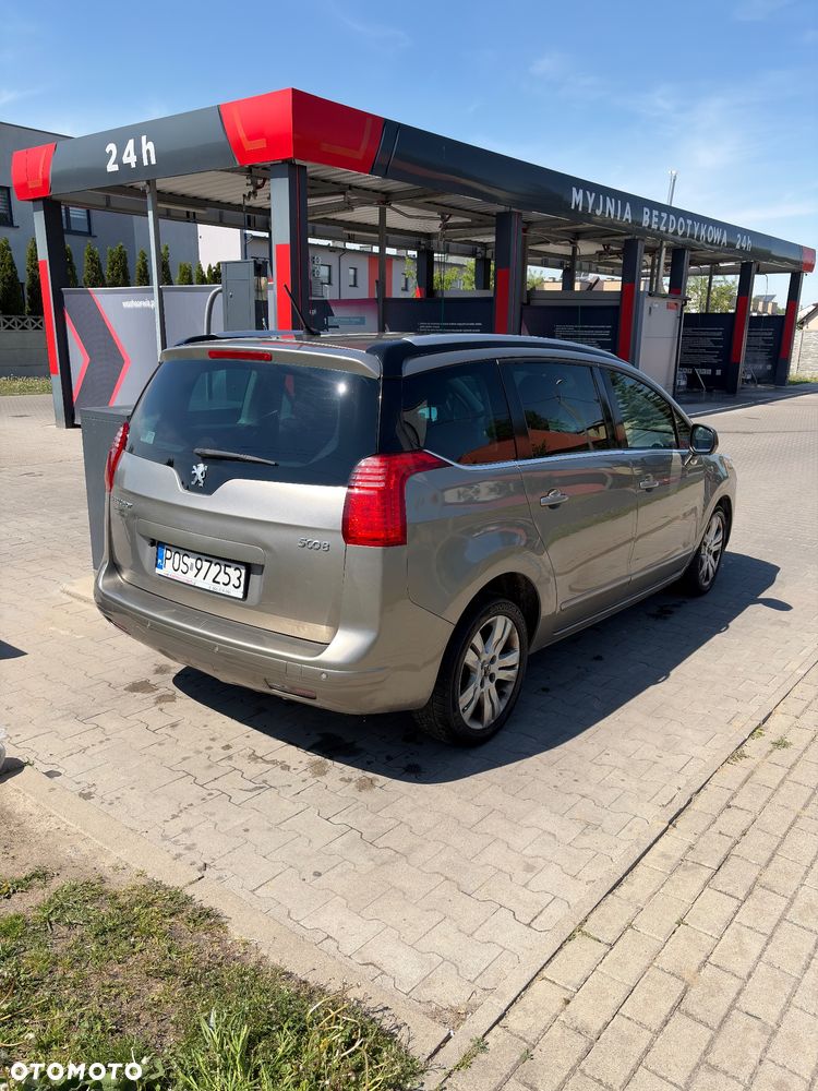 Peugeot 5008 HDI FAP 150 Premium - 4