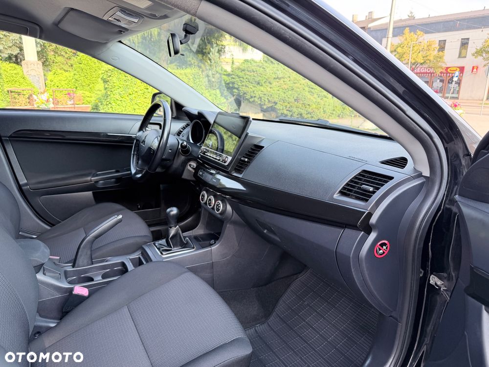 Mitsubishi Lancer - 12