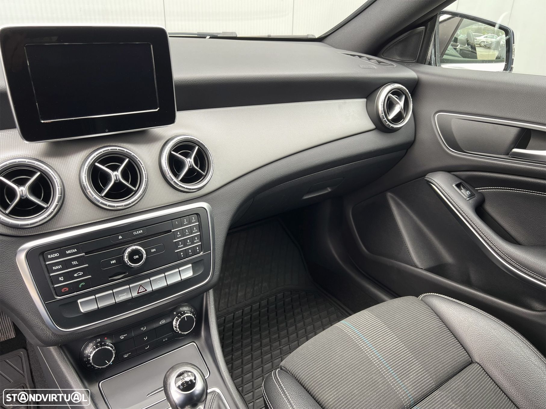 Mercedes-Benz CLA 180 d Shooting Brake - 28