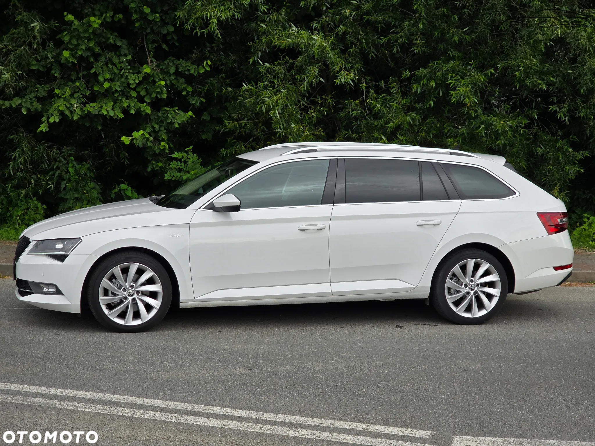 Skoda Superb Combi 2.0 TDI 4x4 DSG L&K - 9