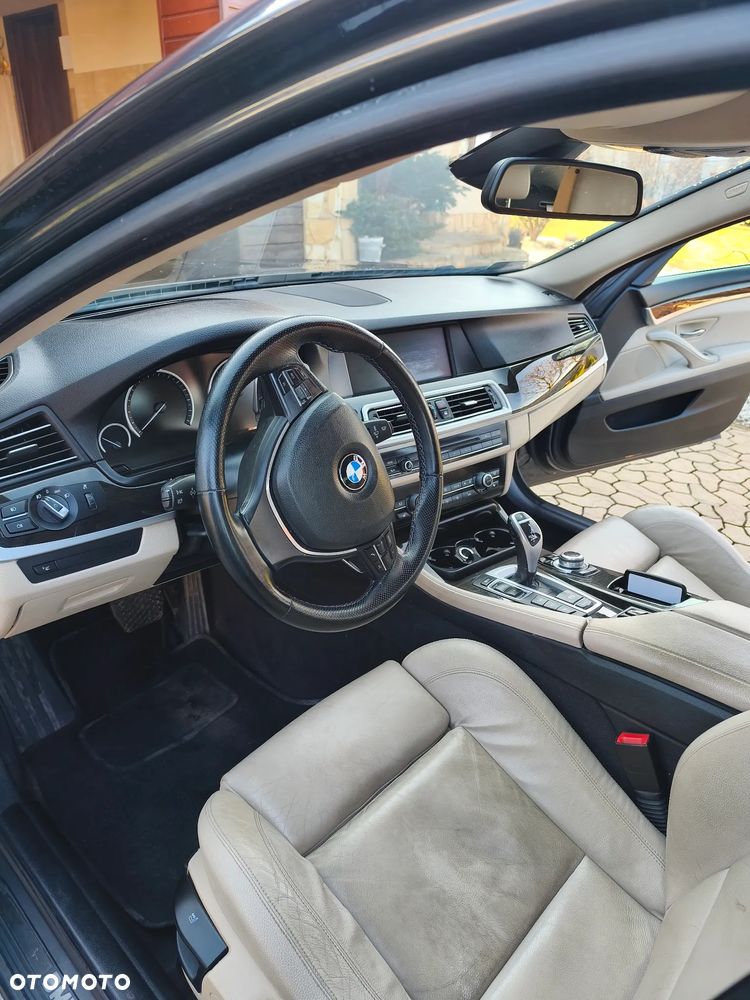 BMW Seria 5 525d xDrive Sport-Aut Luxury Line - 12