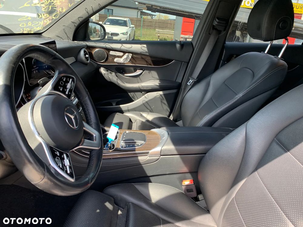 Mercedes-Benz GLC 300 4Matic 9G-TRONIC - 14