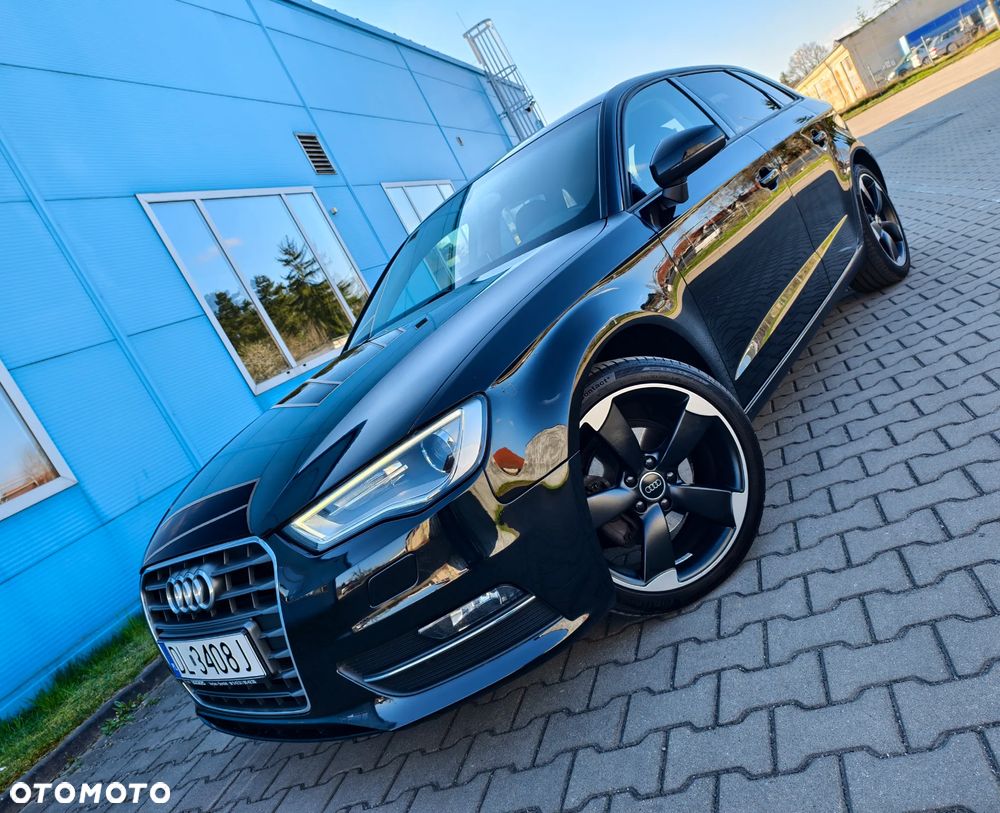 Audi A3 Sportback 1.4 TFSI S line Sportpaket - 1