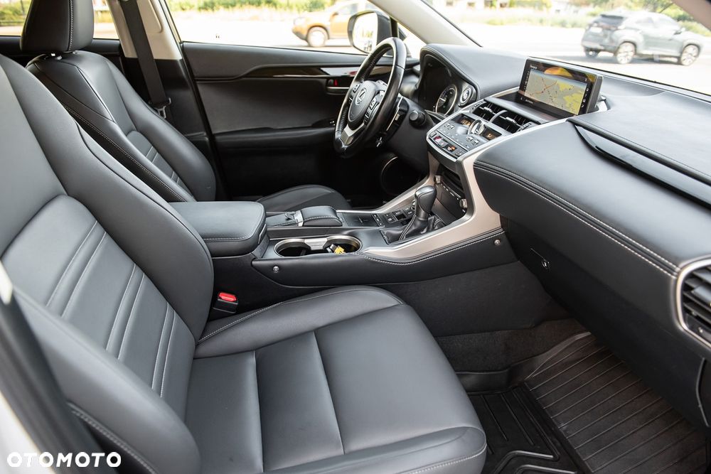 Lexus NX 300h Executive-Line - 28