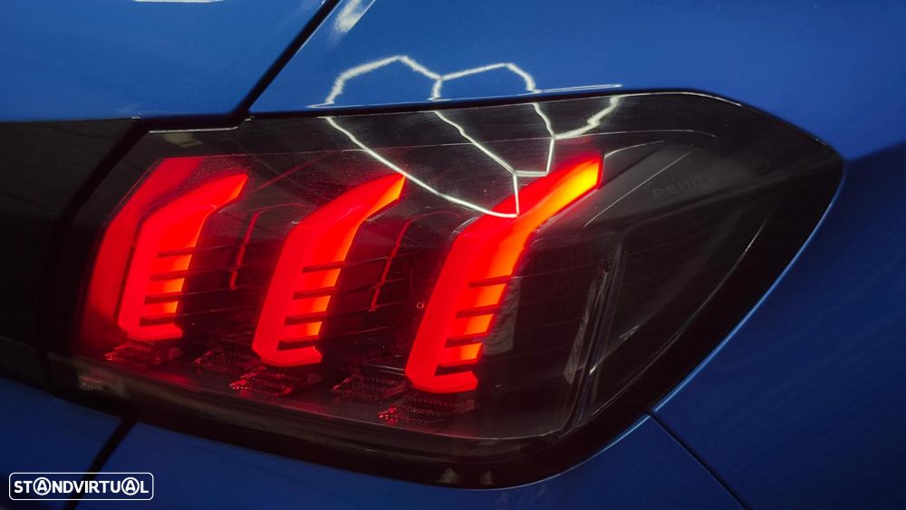 Peugeot e-208 GT - 33