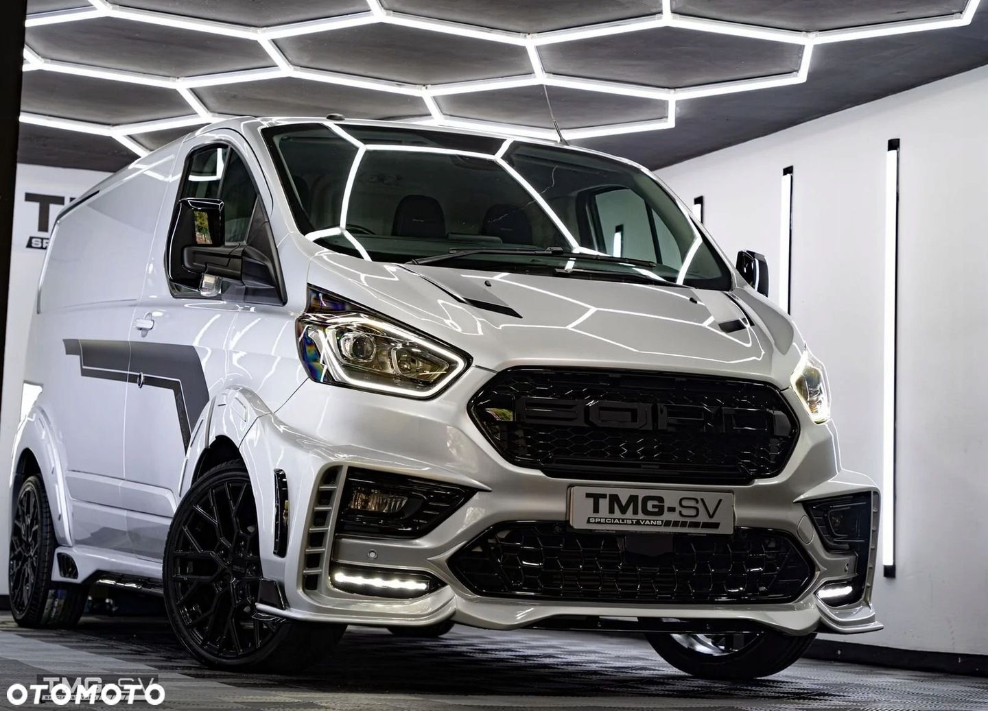 FORD TRANSIT CUSTOM BODY KIT - SWB 2018 - 2024 NOWOŚĆ - 1