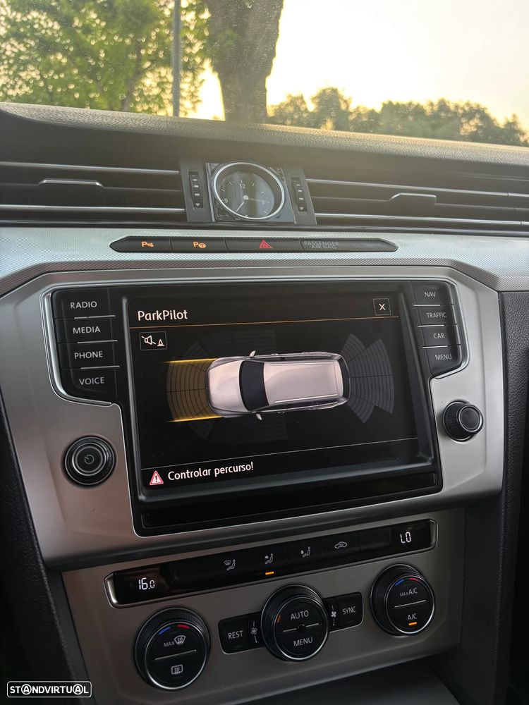 VW Passat Variant 2.0 TDI Confortline - 28