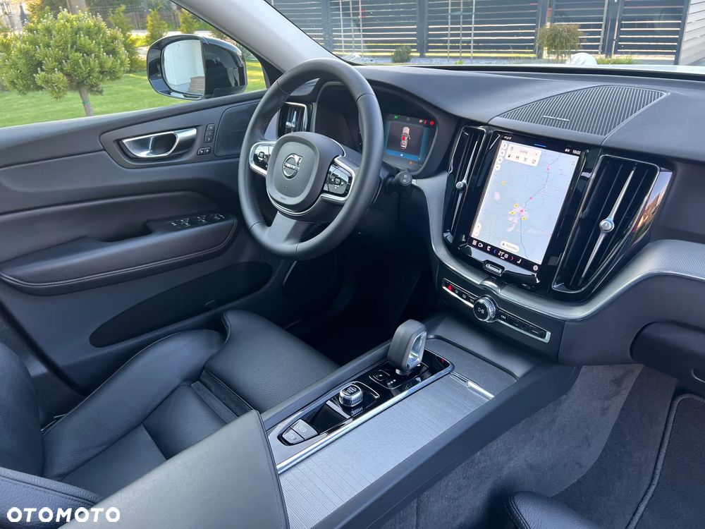 Volvo XC 60 B4 D AWD Plus Dark - 37