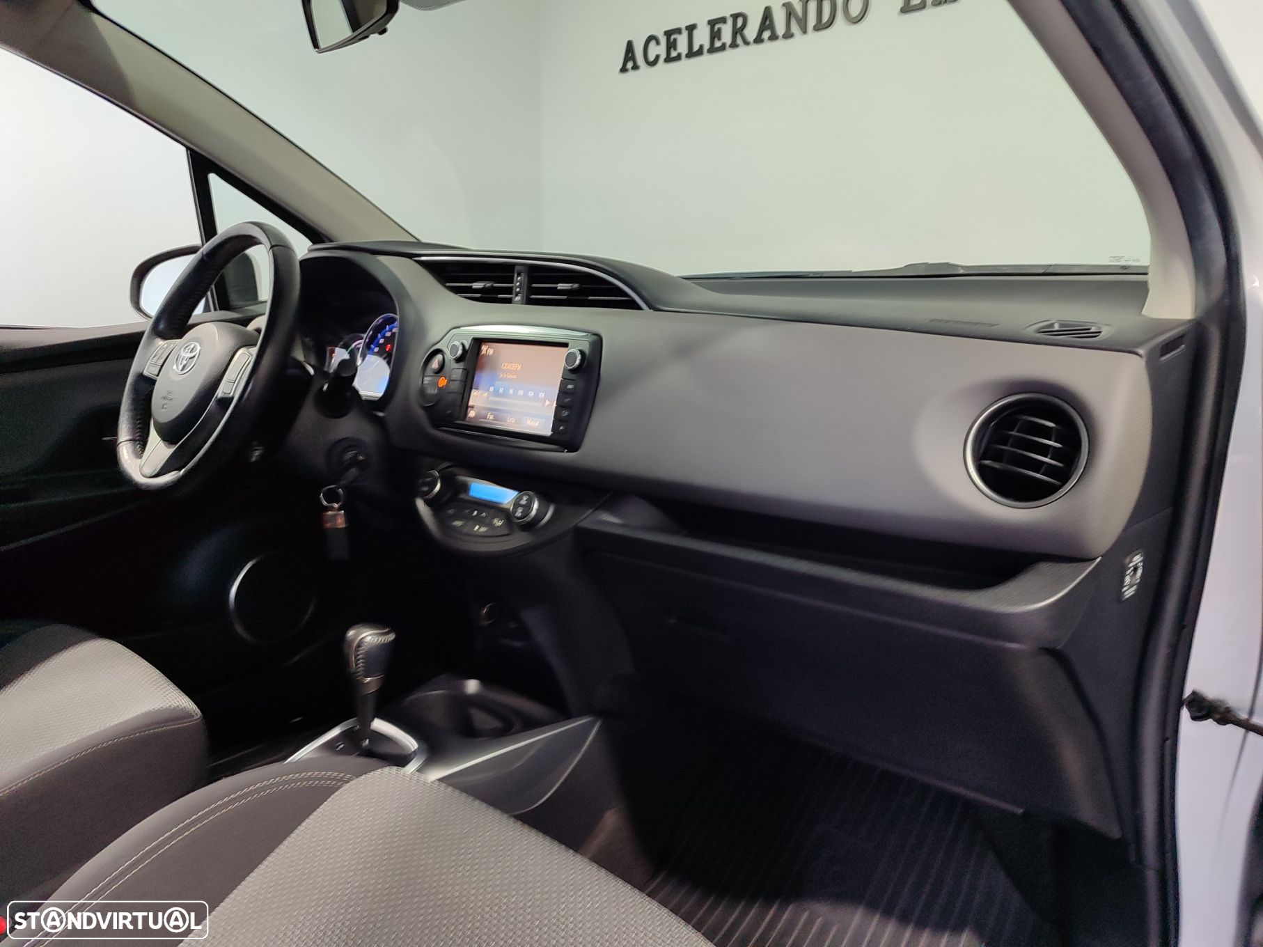 Toyota Yaris 1.5 HSD Comfort - 18
