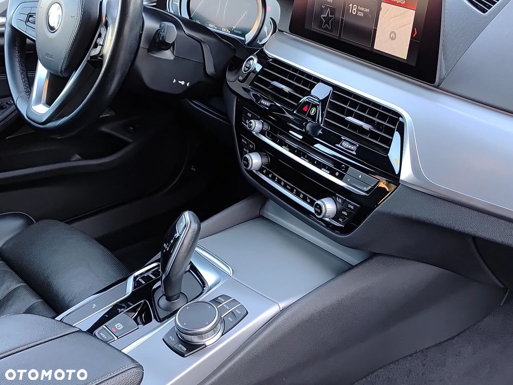 BMW Seria 5 520d Sport Line sport - 26