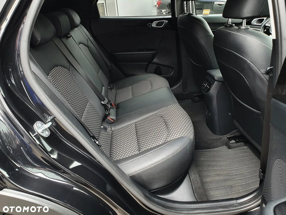 Kia XCeed 1.5 T-GDI Business Line DCT - 11