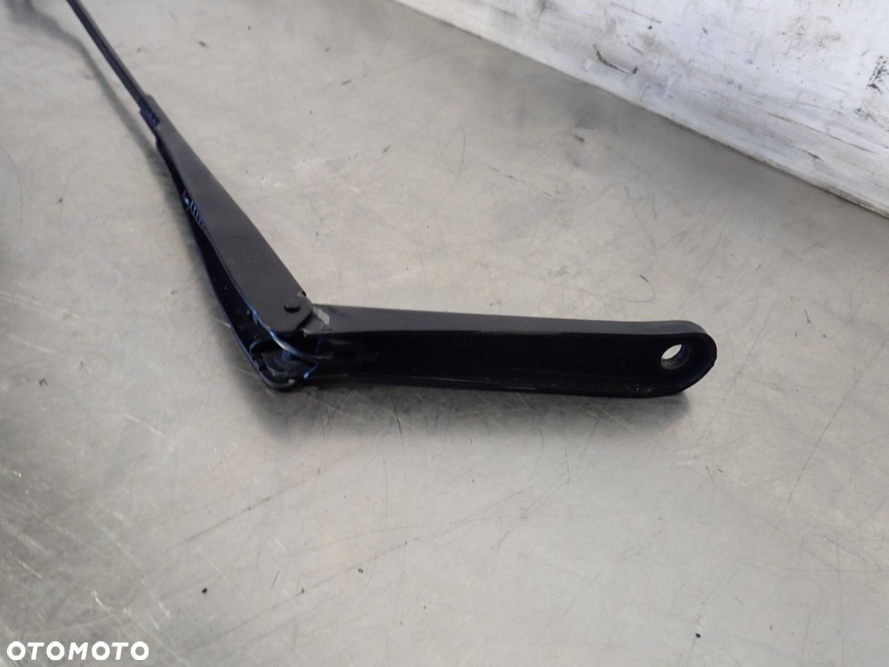 RAMIĘ WYCIERACZKI PRZÓD LEWE FORD FOCUS MK2   4M5117526AD - 3