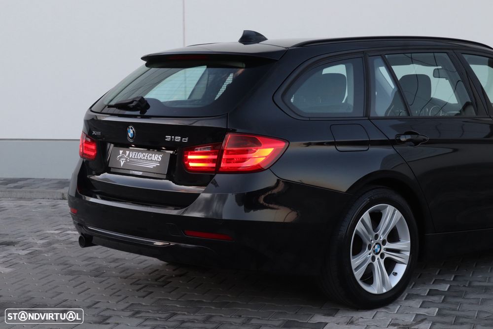 BMW 318 d Touring xDrive Line Sport - 17