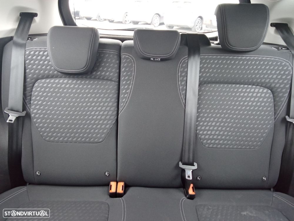 Ford Fiesta 1.0 EcoBoost Titanium - 26