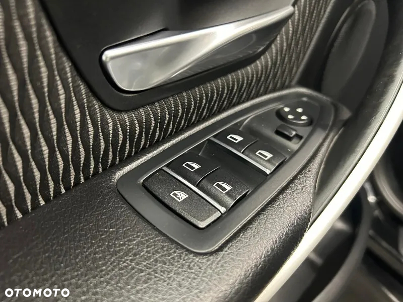 BMW Seria 3 318d Advantage - 31