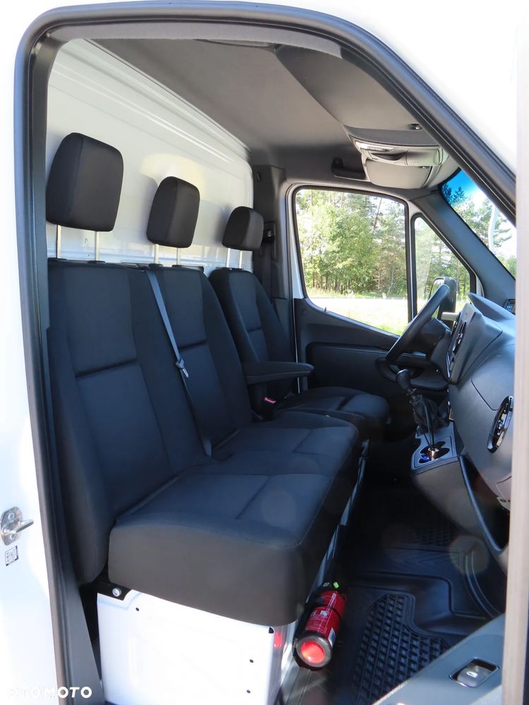 Mercedes-Benz Sprinter 519 CDI 190 KM Chłodnia Winda Załadowcza BÄR 750 Kg Agregat Zasilany Na Postoju 230 V Izoterma ACORD 3500 mm Dł. 6 Euro Palet Rozstaw Osi L2- 3665 mm, DMC 3500 Kg Tylne Koła Bliźniacze WZMACNIANY Stan Wizualny I Techniczny NOWY Tak Jak Z Taśmy Produkcyjnej Gotowy Dostępny OKAZJA POLECAM - 30