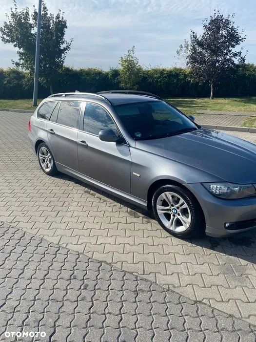 BMW Seria 3 318d - 1