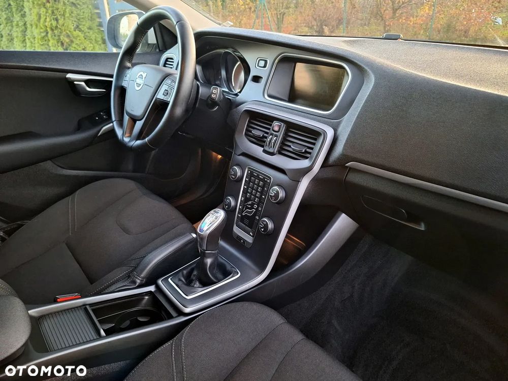 Volvo V40 D2 Kinetic - 26