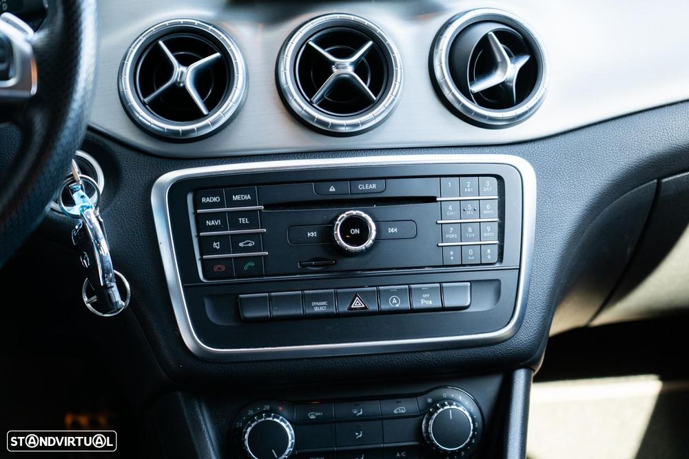 Mercedes-Benz CLA 200 d Shooting Brake AMG Line Aut. - 9