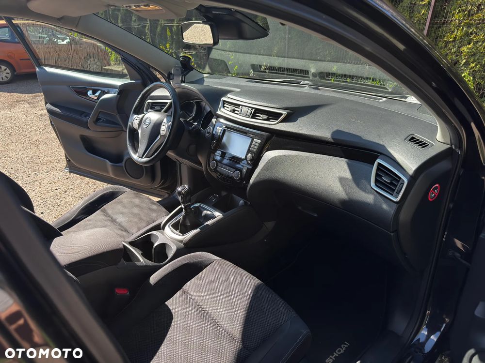 Nissan Qashqai 1.2 DIG-T N-Connecta EU6 - 18