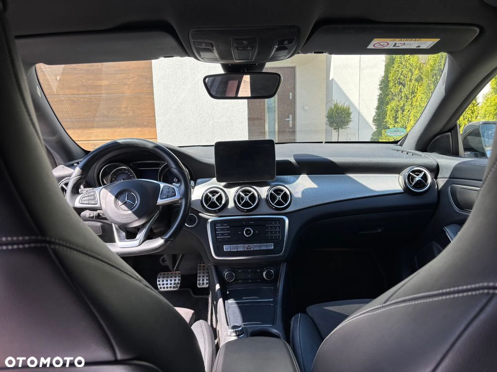 Mercedes-Benz CLA 180 7G-DCT AMG Line - 8