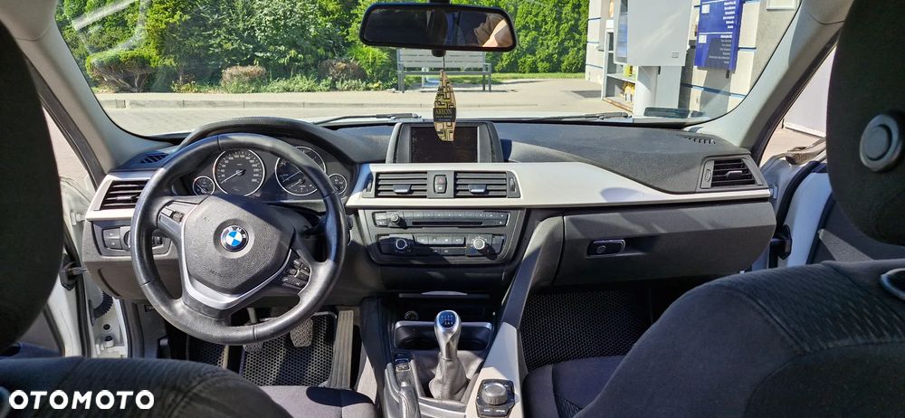 BMW Seria 3 316d - 4