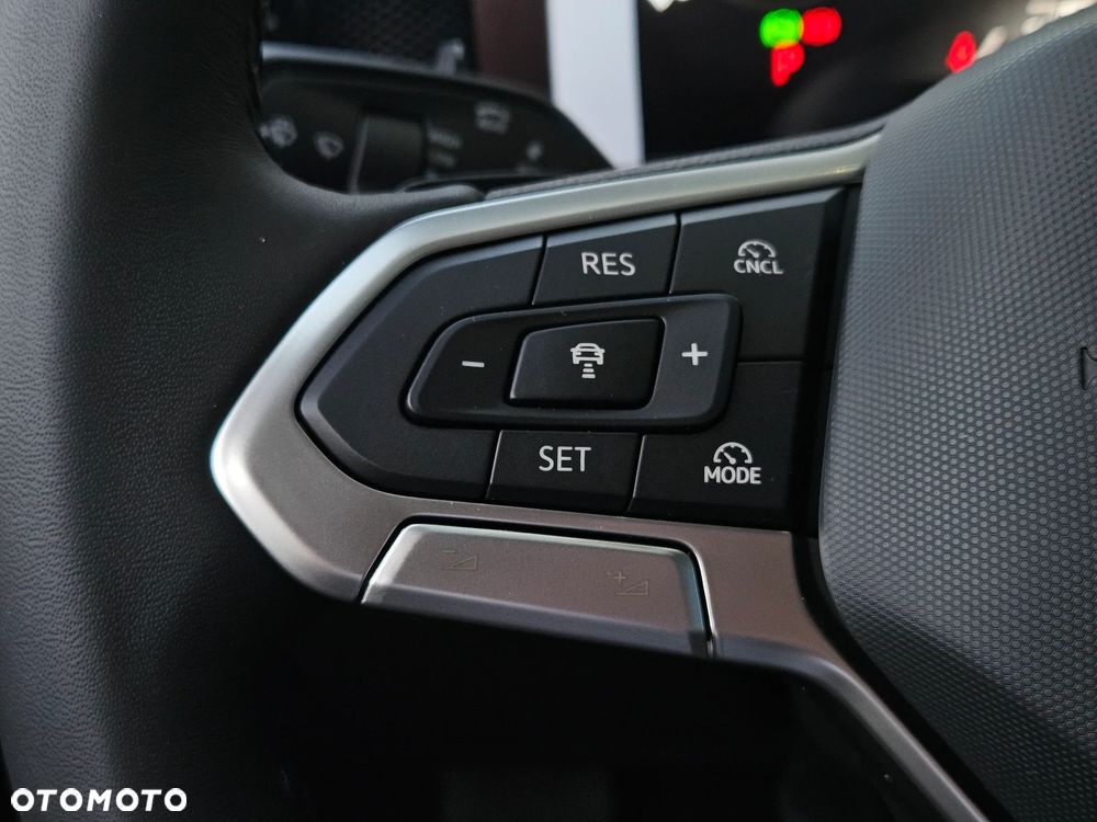 Volkswagen Passat - 13