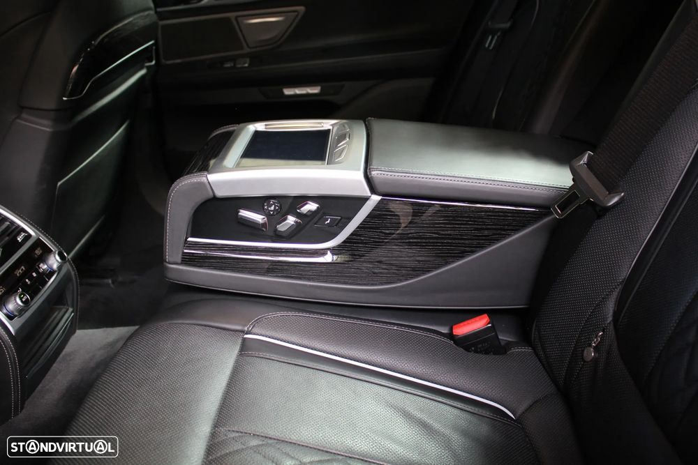 BMW 730 d xDrive Pack M - 18