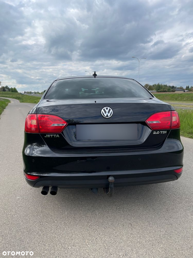 Volkswagen Jetta 2.0 TDI Highline - 6