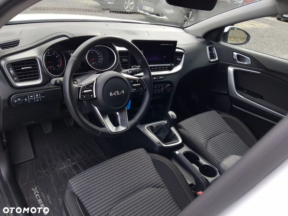 Kia XCeed 1.5 T-GDI M - 22