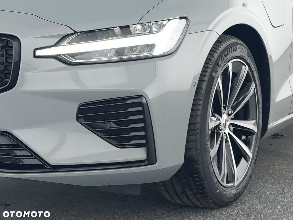 Volvo V60 T8 AWD Plug-In Hybrid Plus Dark - 10