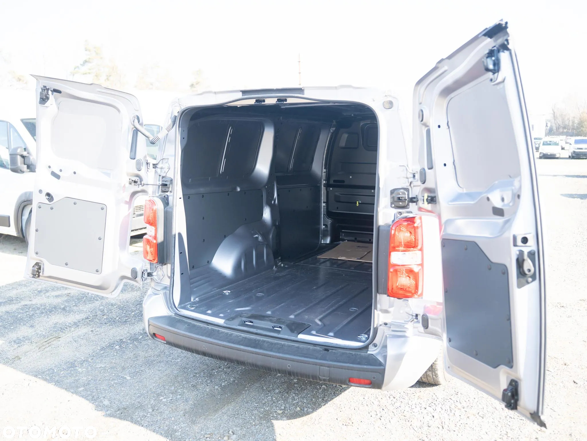 Opel VIVARO-E - 10
