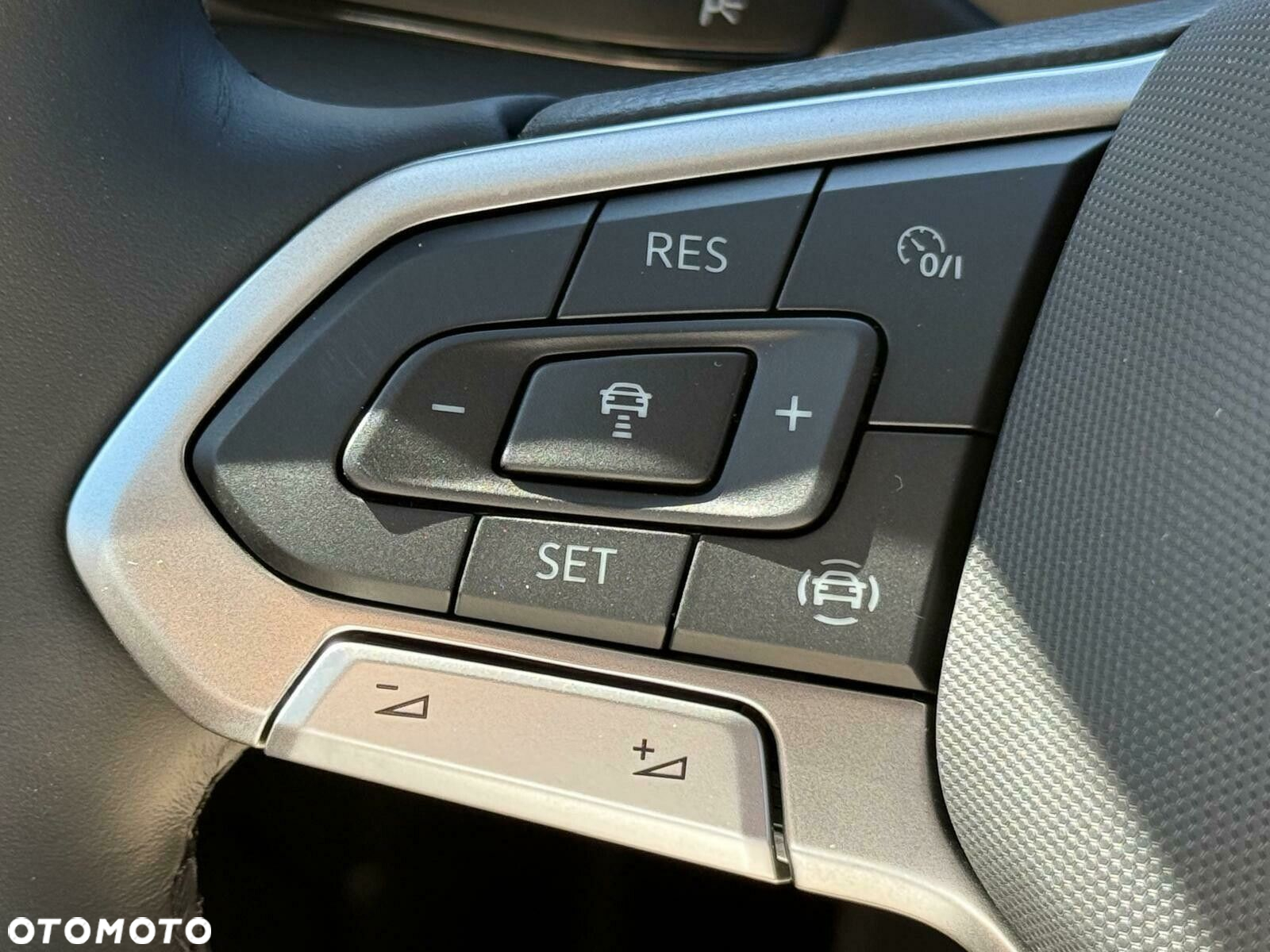 Volkswagen T-Roc - 23