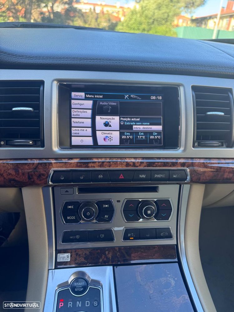 Jaguar XF Sportbrake 2.2 - 16