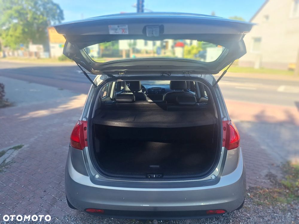 Kia Venga - 13