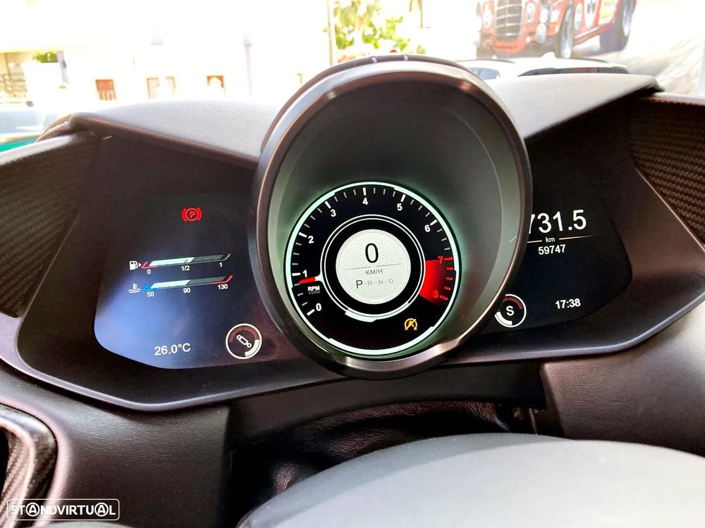 Aston Martin Vantage Coupe Standard - 10